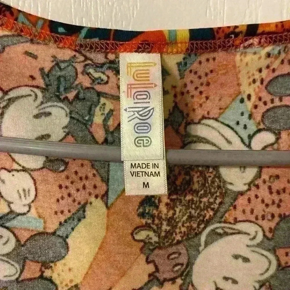 ❤️ New with Tags Disney Mickey Mouse LuLaRoe Classic T-Shirt - Picture 4 of 6